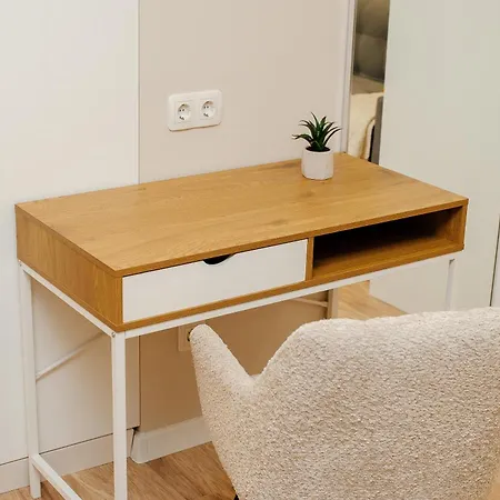 Oaza Urbana Langa Circ Si Centru - Modern Si Confortabil Διαμέρισμα